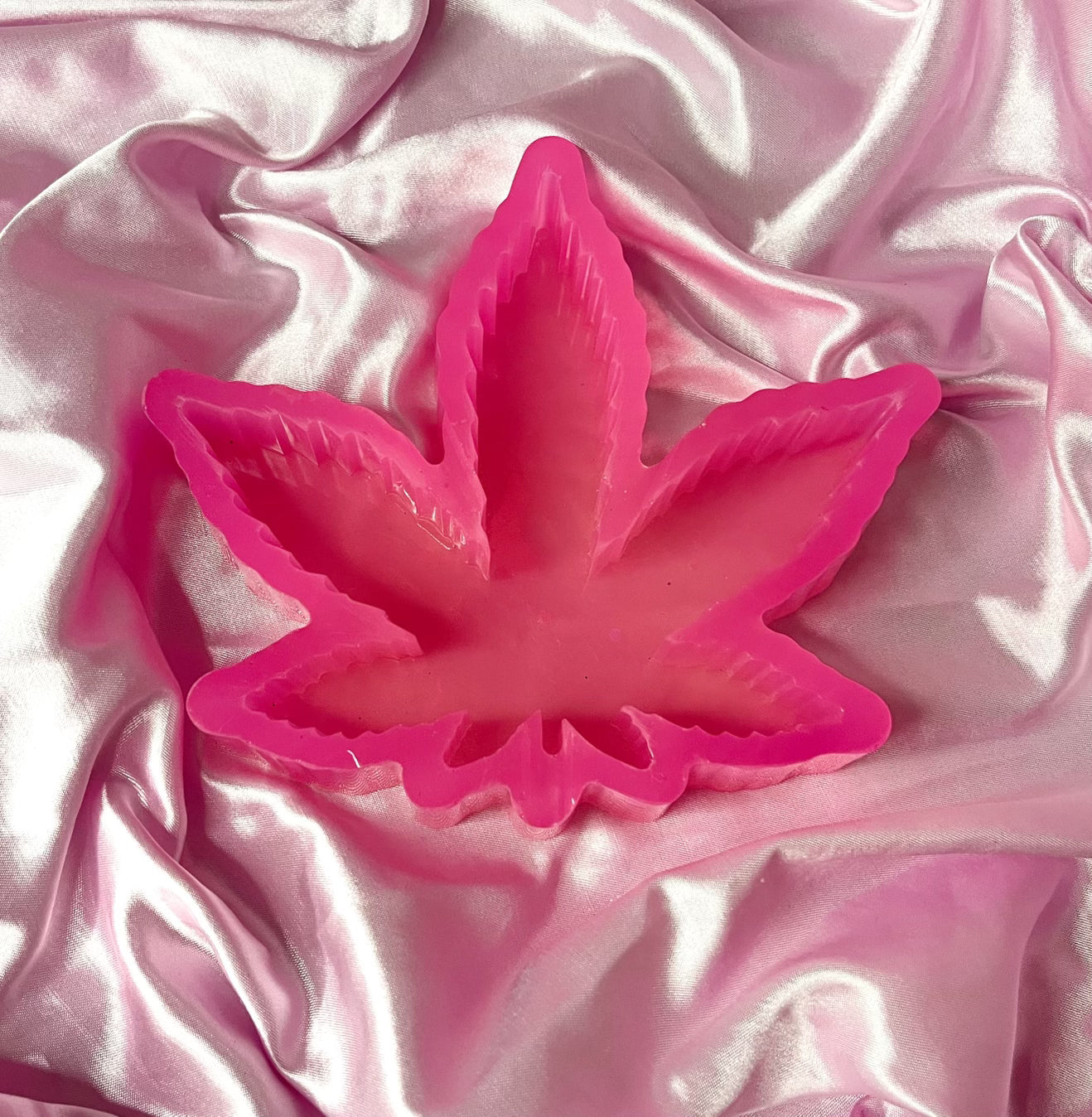 Hot pink leaf ashtray