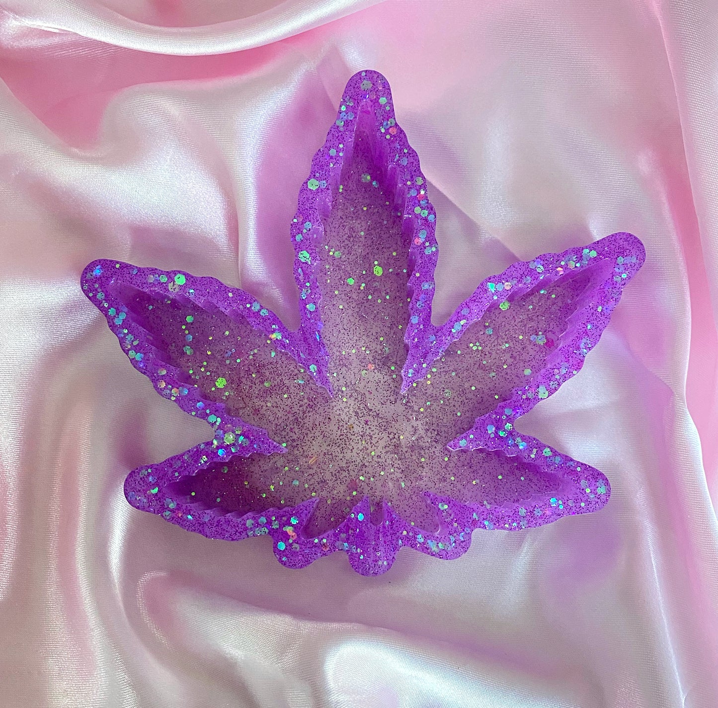 Purple glitter leaf ashtray