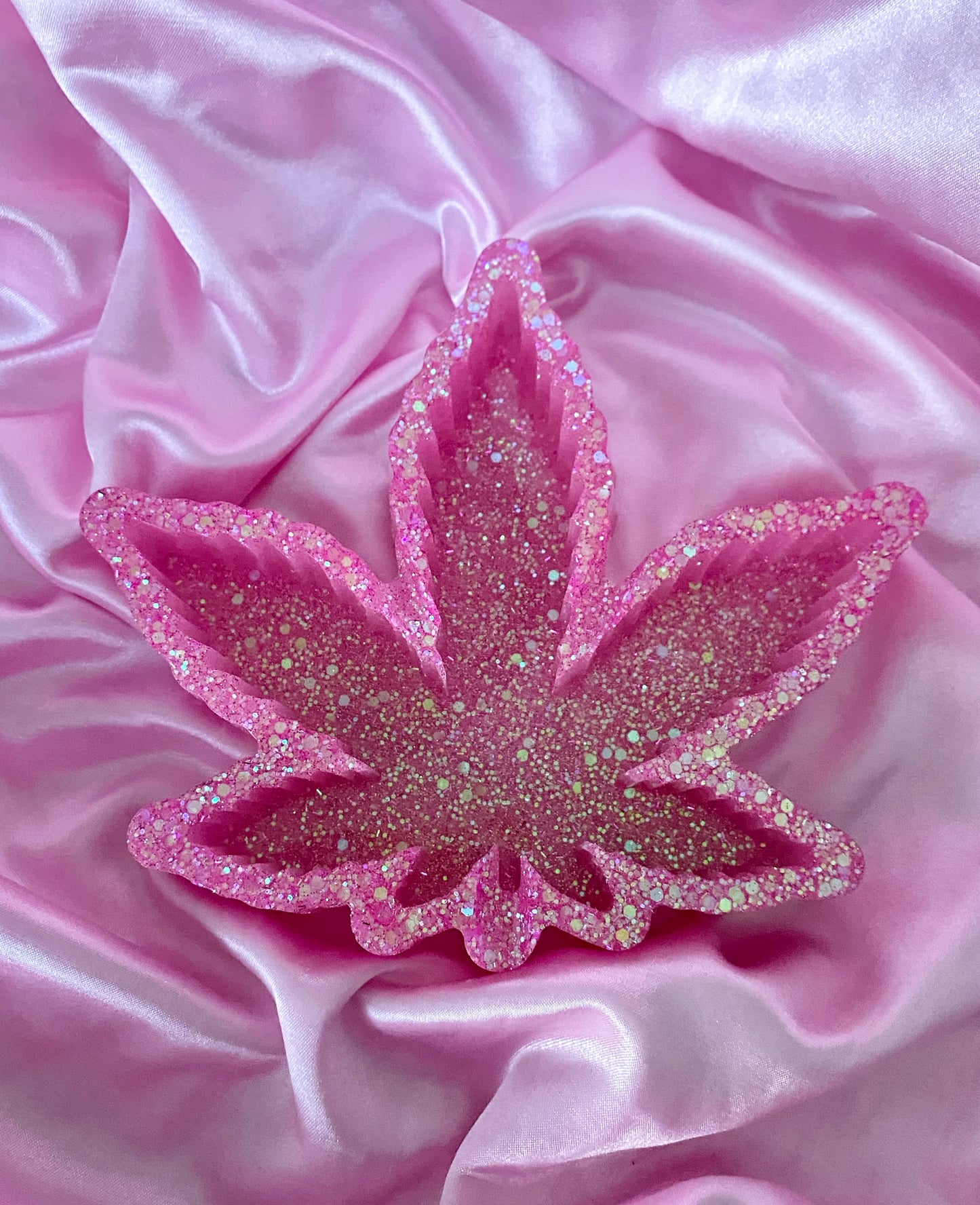 Pink glitter leaf ashtray